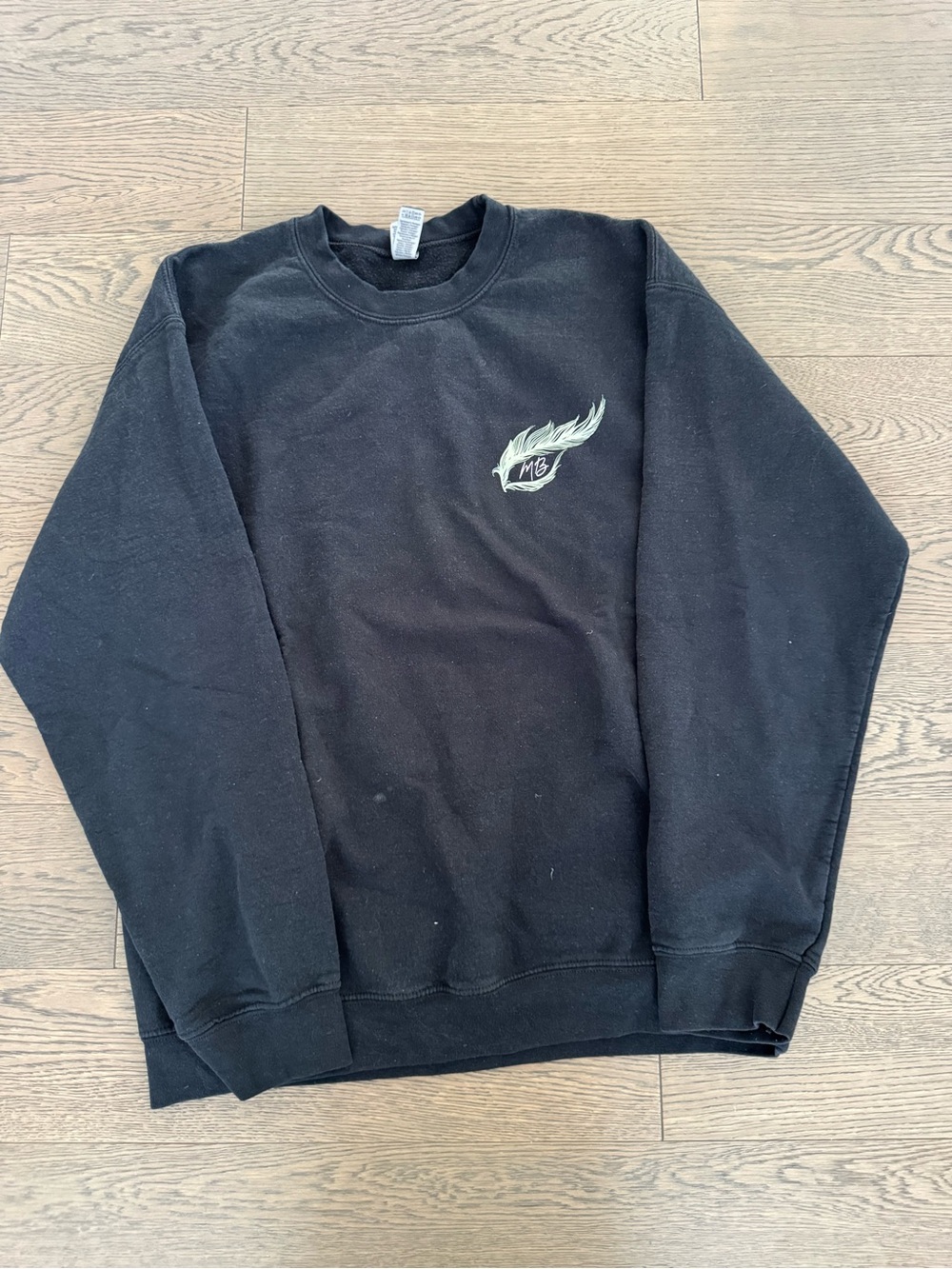 Black feather crewneck